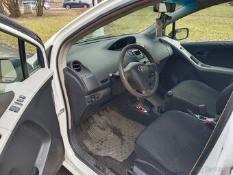 Toyota Yaris 1.0 VVT-i, klimatizace - 11