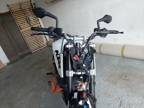 KTM DUKE 125 11kw rok-2016 - 11