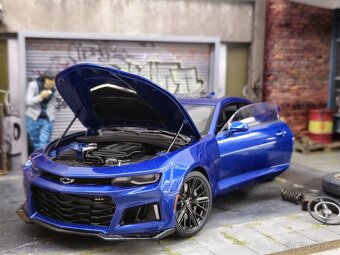 Chevrolet Camaro ZL1 2017 1:18 Autoart - 11