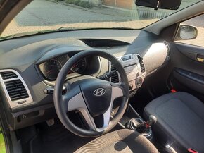 Hyundai i20 r.v.2011, servisní knížka, STK do 08/2026 - 11