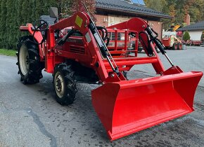 Malotraktor, Traktor Kubota L1-205 s čelním nakladačem - 11