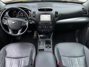 Kia Sorento 2.2CRDi 4x4 AUT KAM TAŽNÉ SERVISKA PANORAMA - 11