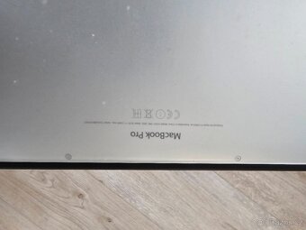 MacBook Pro  2015 13,3, intel i5,  256 GB , 8 GB DDR3 - 11