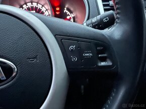 KIA VENGA 1,4i 66KW 1.MAJ. 48000KM TEMPOMAT PDC NOVÉ ZIMNÍ - 11