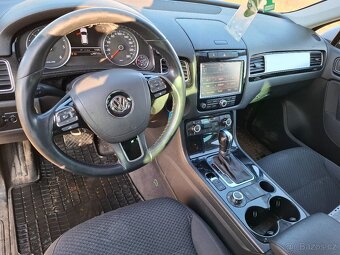 VW Touareg 3.0 TDI Klima Alu Tažné Model Model 2011. - 11