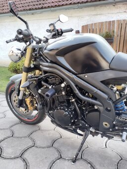 Triumph Speed Triple 1050 - 11