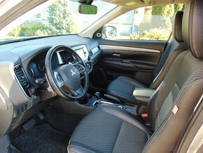 MITSUBISHI OUTLANDER 2.2 DI-D 4X4,TAŽNÉ,7MÍST,AUTOMAT - 11