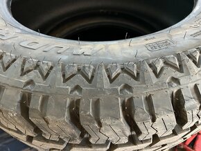 Prodám pneu 305/55R20 - 11