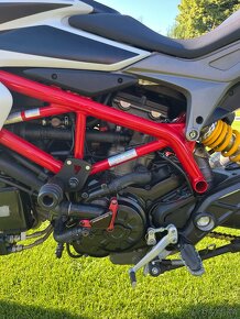 Ducati Hypermotard 939 - 12