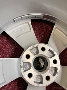 5x112 R17 alu disky originál Škoda Kodiaq 2021 - 12