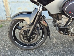 Suzuki DL 650 V-Strom 2005 - 12