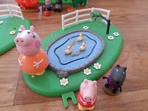 Peppa Pig Pepina a Tomík, vlak, muzeum, auto, vlak, hřiště - 12