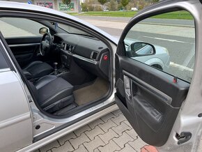 Opel Vectra 1.9 CDTi 16V GTS 110kw digi klima - 12