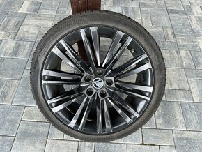 Zimni sada Canopus 235/40 R19 Skoda Superb - 12