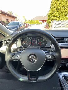 VW Passat Variant elegance 2.0 TDI 150k automat - 12