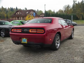 Dodge Challenger 3.6 V6 - KRÁSNÝ STAV - DPH - 12