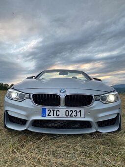 BMW (M4) CABRIO / 4 ŘADA / KRÁSNÉ / 70 tisic km / - 12