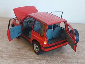 Model Suzuki Vitara LHD 1:18 Dorlop - 12