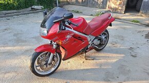 Honda VFR 750 - 12