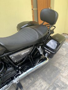 Moto Guzzi V9 Roamer - 12