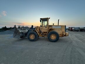 Kolový nakladač Volvo L90C - 12