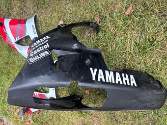 Sada plastu a svetel na Yamaha R1 00-01 Rn04 - 12