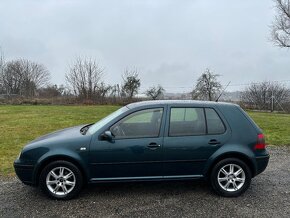 Volkswagen Golf 1.6i - 12