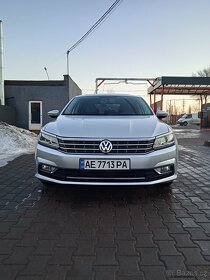 Volkswagen Passat - 12