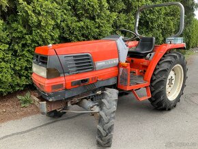 Japonský malotraktor Kubota GL260, 26Hp s ochraným rámem - 12