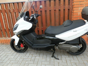 Kymco Xciting 300i R - 12