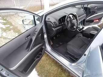 Toyota Corolla Verso 1.8 - 12