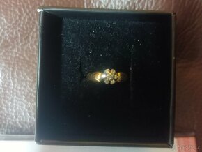 Zlatý prsten s diamanty; 2,28g, 57mm - 12