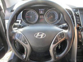 HYUNDAI i30 1,6i CVVT Trikolor odp. DPH, CZauto 2015 - 12