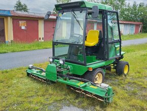 John Deere 1203 vřetenová sekačka - 12