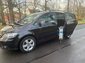 VW Golf plus 1.6i pro VOZÍČKÁŘE - 12