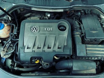 Vůz na náhradní díly VW Passat B7 kombi 2015 CFFB NFU LC8Y - 12