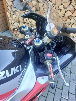 Suzuki GSXR 750 - 12