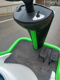 Prodám zahradní traktor Rider Etesia Bahia 15Hp Hydro - 12