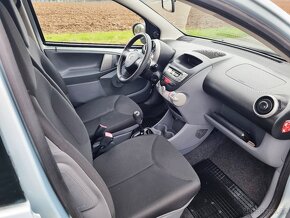 TOYOTA AYGO 1.0i 50kw 137tis.km pravidelný servis - 12