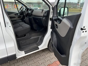 Renault Trafic DCi 125 9 míst 2 šoupačky koup. ČR - 12