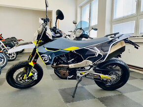 Husqvarna 701 Supermoto = TOP STAV - 12