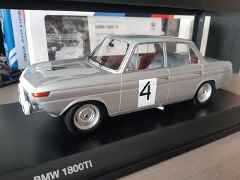 BMW a  Mercedes-Benz   1:18   Minichamps - 12