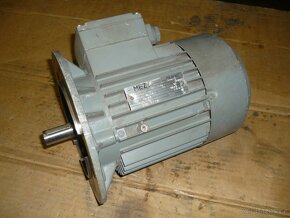 elektromotor  patkový 380V/2,2kw/2860ot./min - 12