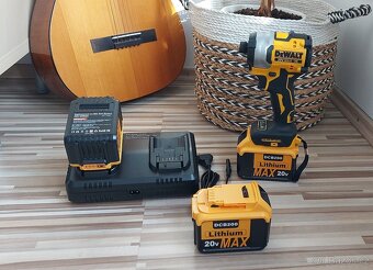 Aku pro nářadí DeWALT 20V/ 9.0mAh+Dual nabíječka, nové. - 12