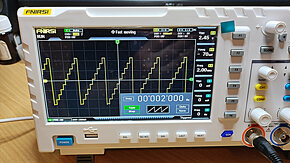 Osciloskop FNIRSI 2x100MHz s funkčním generátorem 10MHz NOVÝ - 12