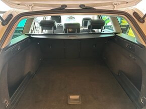 VW Passat kombi Elegance Assist 2,0 - příplatková výbava - 12