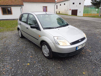 Ford Fiesta 1.3 51Kw RV.2004 TAŽNÉ - 12