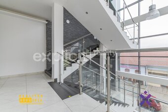 Pronájem obchodních prostor v centru města 142 m2 - Uherský  - 12