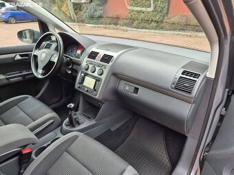 Touran 1.9TDI 77kW Freestyle,2009,7míst,bez koroze,navi - 12