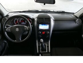 Suzuki Grand Vitara 2.4i Club 4x4 benzín 124kw - 12